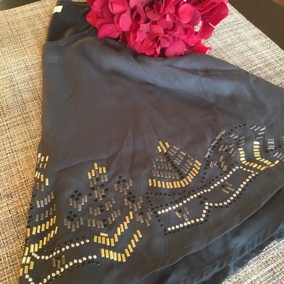 Super Cute Summer Top SOLD - Picture 5 of 6